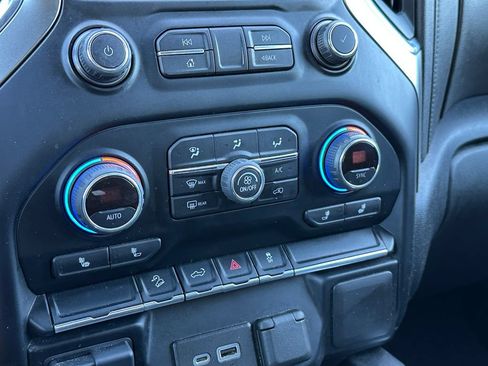 Used 2021 Chevrolet Silverado 1500 LT Trail Boss w/ Bed Protection Package AWD/4WD image 15