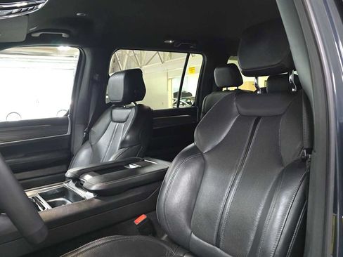 Used 2024 Jeep Wagoneer L Series II w/ Flexible Seating Group AWD/4WD image 25