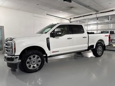Used 2024 Ford F250 Lariat w/ Lariat Ultimate Package AWD/4WD image 4