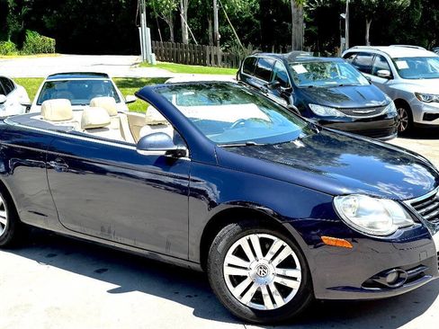 Used 2008 Volkswagen Eos Komfort FWD image 2