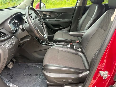 Used 2019 Buick Encore Sport Touring w/ Safety Package FWD image 4