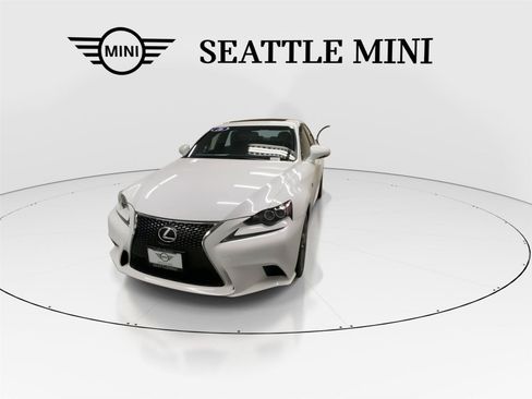 Used 2016 Lexus IS 200t w/ F Sport Package RWD image 4