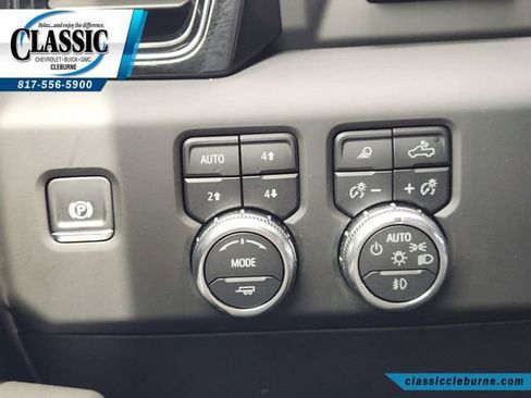 Used 2025 GMC Sierra 2500 AT4 w/ AT4 Premium Plus Package AWD/4WD image 23