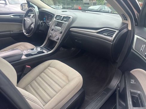Used 2019 Ford Fusion S FWD image 18