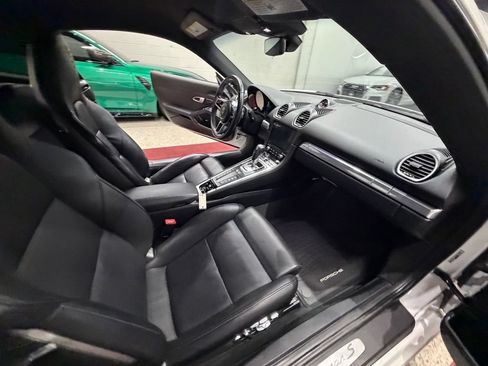 Used 2019 Porsche 718 Cayman S RWD image 30