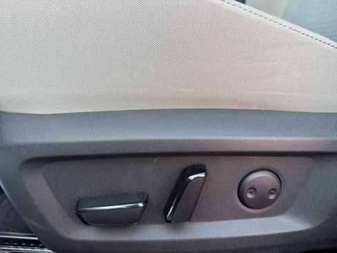 Used 2023 Nissan Rogue SV image 19