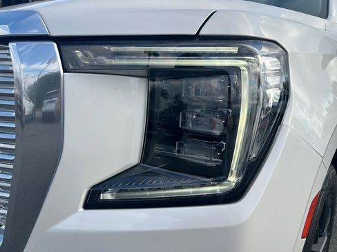 Used 2023 GMC Yukon Denali RWD image 11