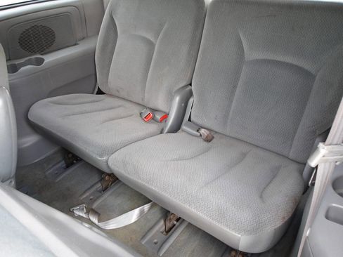 Used 2005 Dodge Caravan SXT w/ Popular Equipment Group image 6