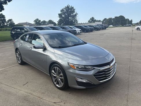 Used 2024 Chevrolet Malibu LT FWD image 2