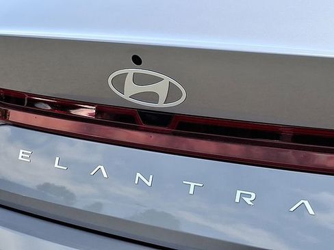 Certified 2026 Hyundai Elantra SE FWD image 29