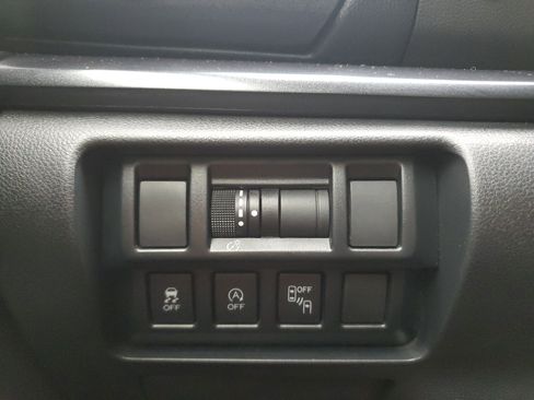 Used 2021 Subaru Crosstrek 2.5i Sport w/ Moonroof Package image 16