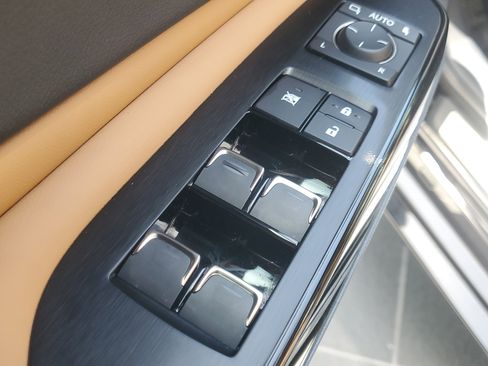 Certified 2024 Lexus ES 350 w/ Premium Package image 18