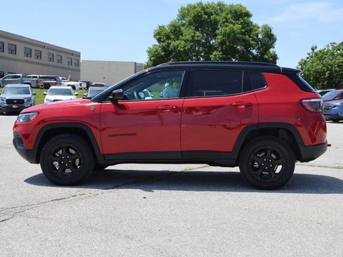 Used 2023 Jeep Compass Trailhawk w/ Sun and Sound Group AWD/4WD image 8
