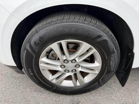 Used 2019 Buick Enclave Essence image 31