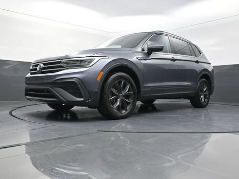 Used 2024 Volkswagen Tiguan SE AWD/4WD image 33