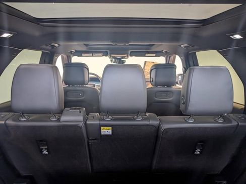 New 2026 Land Rover Discovery S AWD/4WD image 30