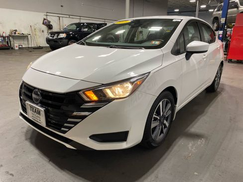 Used 2023 Nissan Versa SV w/ Trunk Package image 3