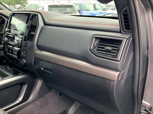Used 2023 Nissan Titan PRO-4X w/ Pro-4x Convenience Package AWD/4WD image 17