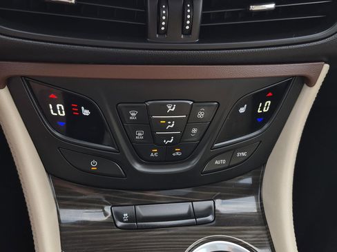 Certified 2020 Buick Envision Premium image 30