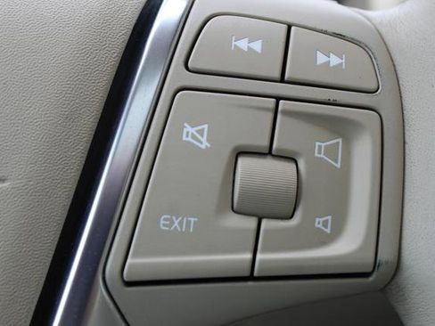 Used 2012 Volvo XC70 3.2 image 19