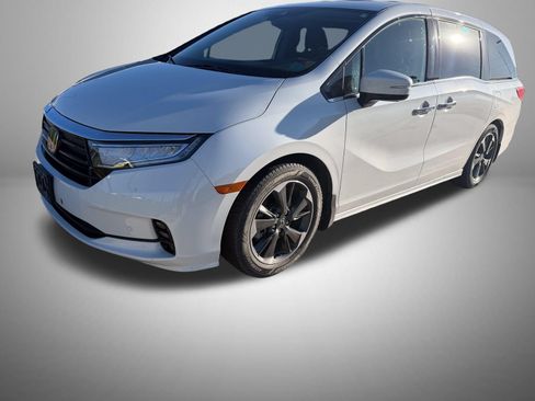 Used 2023 Honda Odyssey Elite image 2