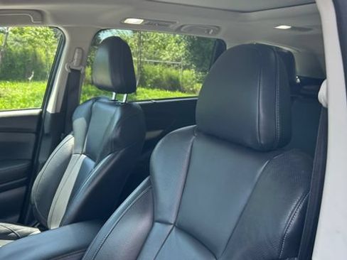 Used 2021 Subaru Ascent Limited w/ Technology Package AWD/4WD image 15
