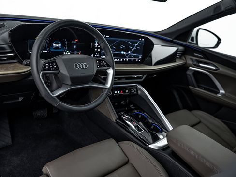 Certified 2025 Audi Q5 Premium Plus w/ Premium Plus image 8