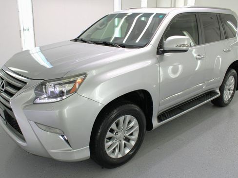Used 2018 Lexus GX 460 Premium w/ Premium Package AWD/4WD image 5