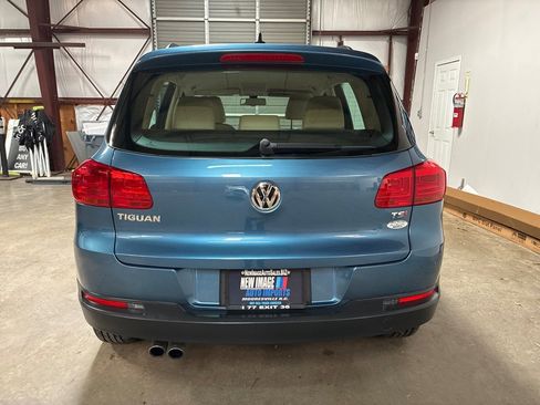Used 2017 Volkswagen Tiguan S image 8