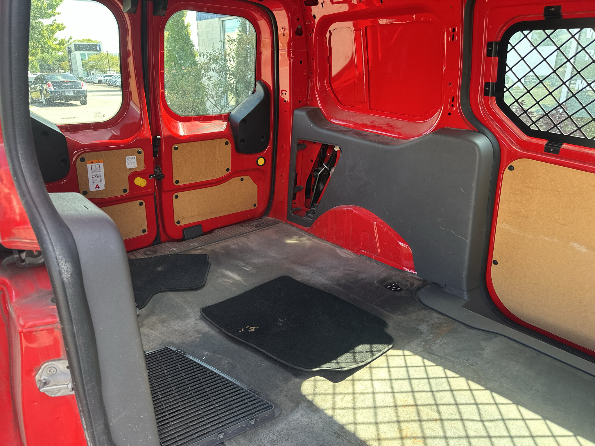 Used 2019 Ford Transit Connect XLT FWD image 14