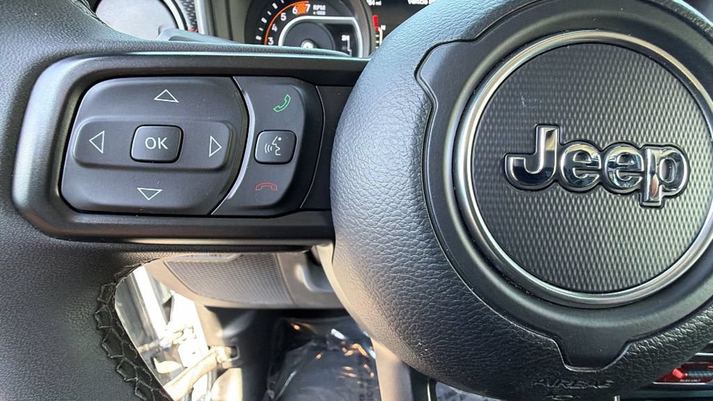 Used 2026 Jeep Wrangler Unlimited Rubicon AWD/4WD image 19
