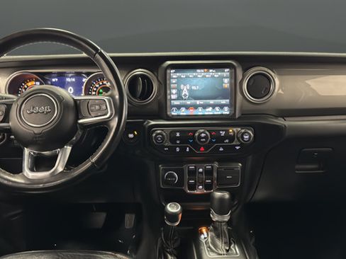 Used 2022 Jeep Wrangler Unlimited Sahara AWD/4WD image 11