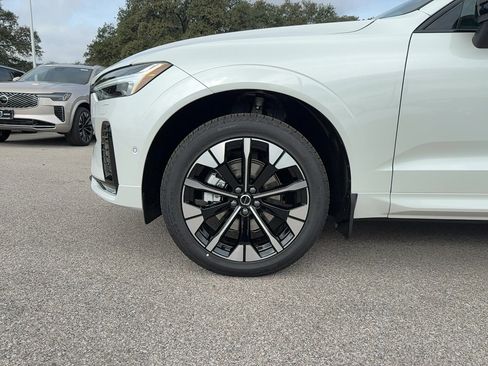 New 2026 Volvo XC60 B5 Plus w/ Climate Package AWD/4WD image 9