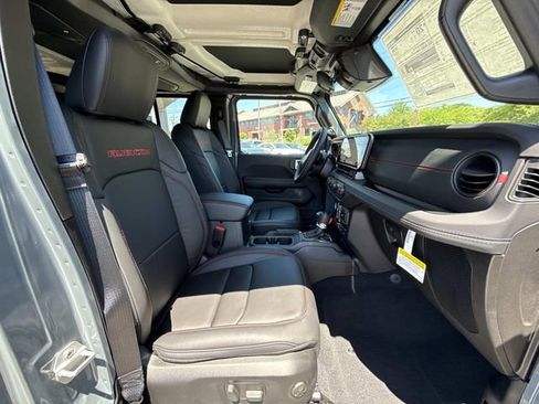 New 2026 Jeep Wrangler Unlimited Rubicon AWD/4WD image 40