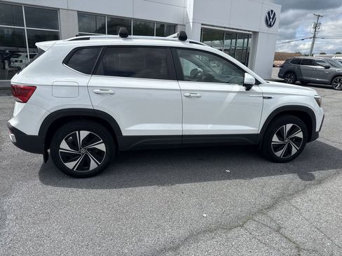 New 2024 Volkswagen Taos SE AWD/4WD image 4