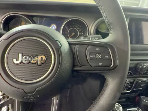 Used 2023 Jeep Wrangler Unlimited Sport AWD/4WD image 19