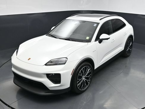 New 2026 Porsche Macan 4 Electric AWD/4WD image 14