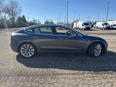 Used 2019 Tesla Model 3 image 3