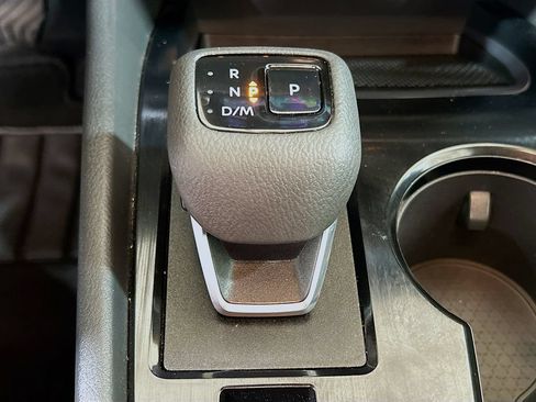Used 2024 Nissan Rogue S FWD image 14