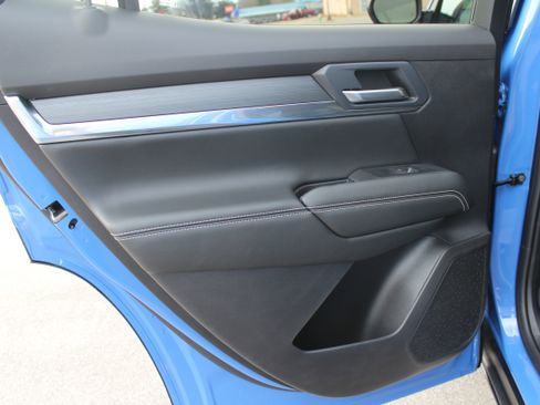 New 2025 GMC Terrain Elevation w/ Elevation Premium Package image 37