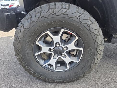 Used 2022 Jeep Wrangler Unlimited Rubicon w/ Cold Weather Group AWD/4WD image 9