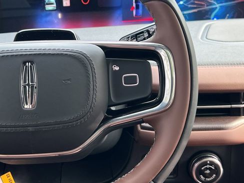 New 2026 Lincoln Navigator Reserve AWD/4WD image 18