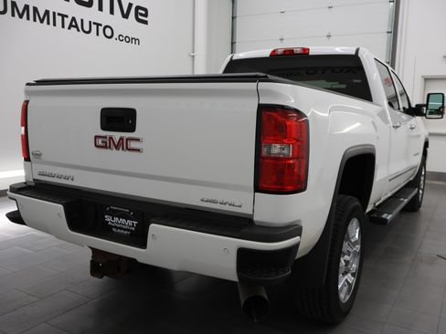 Used 2016 GMC Sierra 2500 Denali w/ Duramax Plus Package AWD/4WD image 4