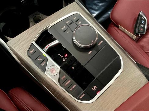 Used 2025 BMW 330i Sedan w/ Premium Package image 39