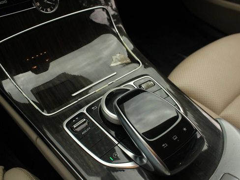 Used 2015 Mercedes-Benz C 300 4MATIC Sedan image 33