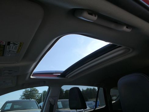 Used 2015 Toyota RAV4 Limited image 11