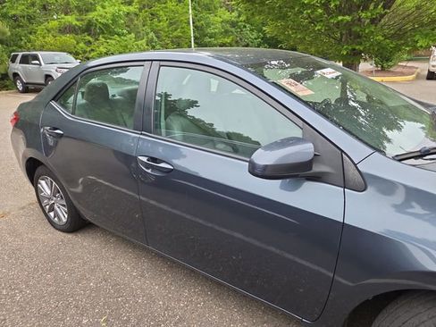 Used 2014 Toyota Corolla LE FWD image 2