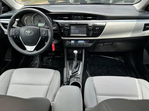 Used 2015 Toyota Corolla LE FWD image 9