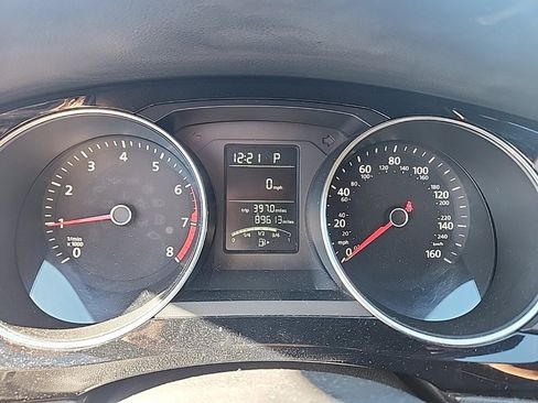 Used 2015 Volkswagen Jetta Sport image 12