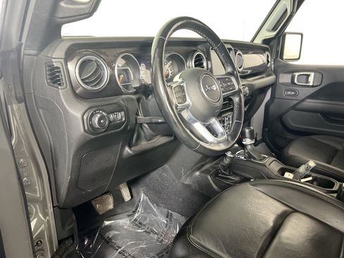 Used 2020 Jeep Wrangler Unlimited Sahara AWD/4WD image 9